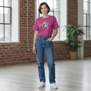 Buc-ee’s T-shirt - Size Youth Large